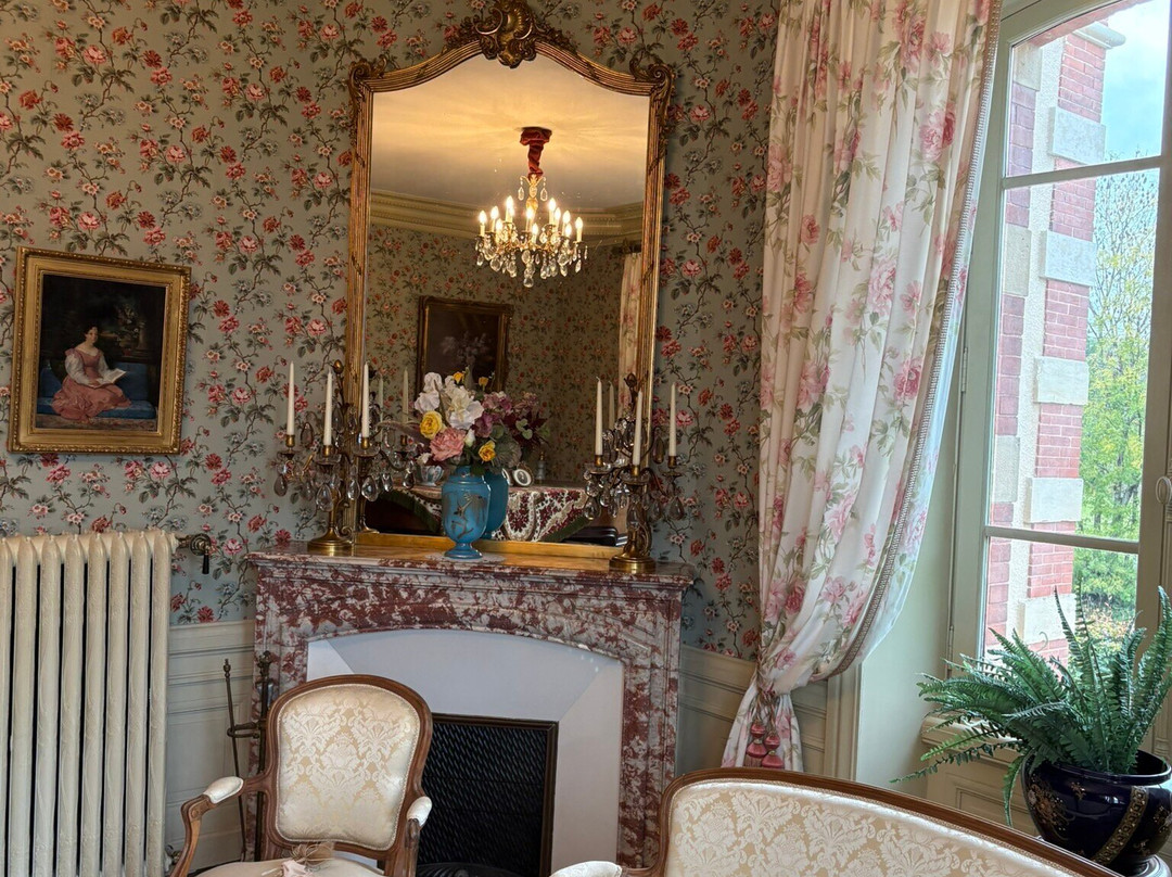Villa Perrusson-Ecuisses必去景点