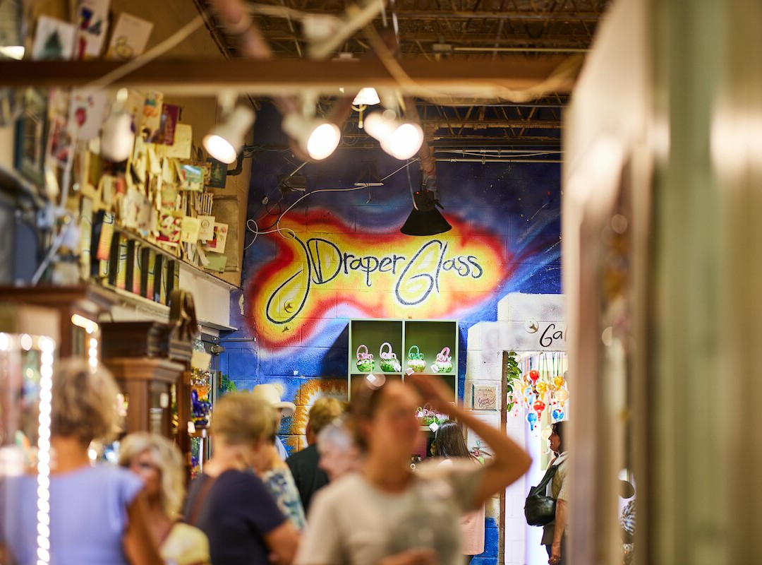 J. Draper Glass-皮奥里亚必去景点