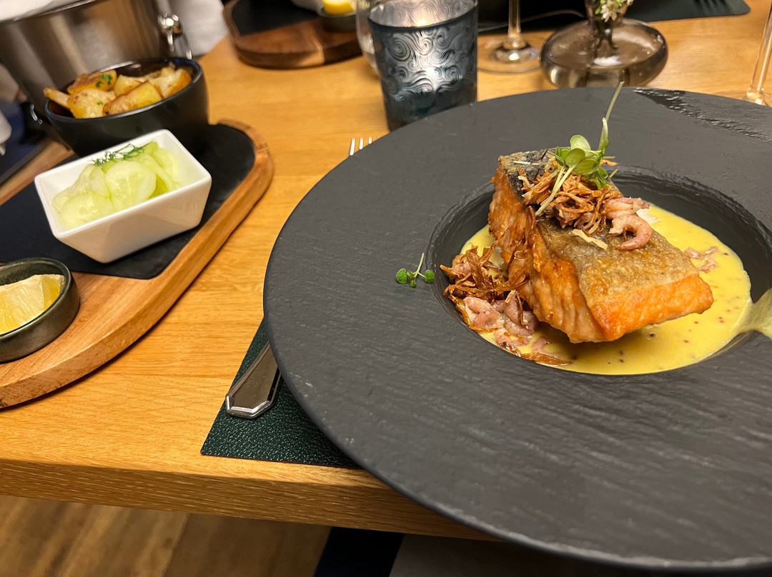 康弗特花园酒店主图