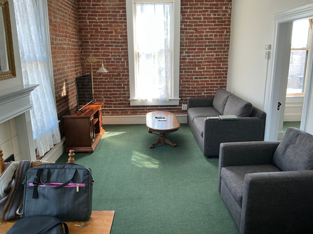 The Bishop Hotel主图