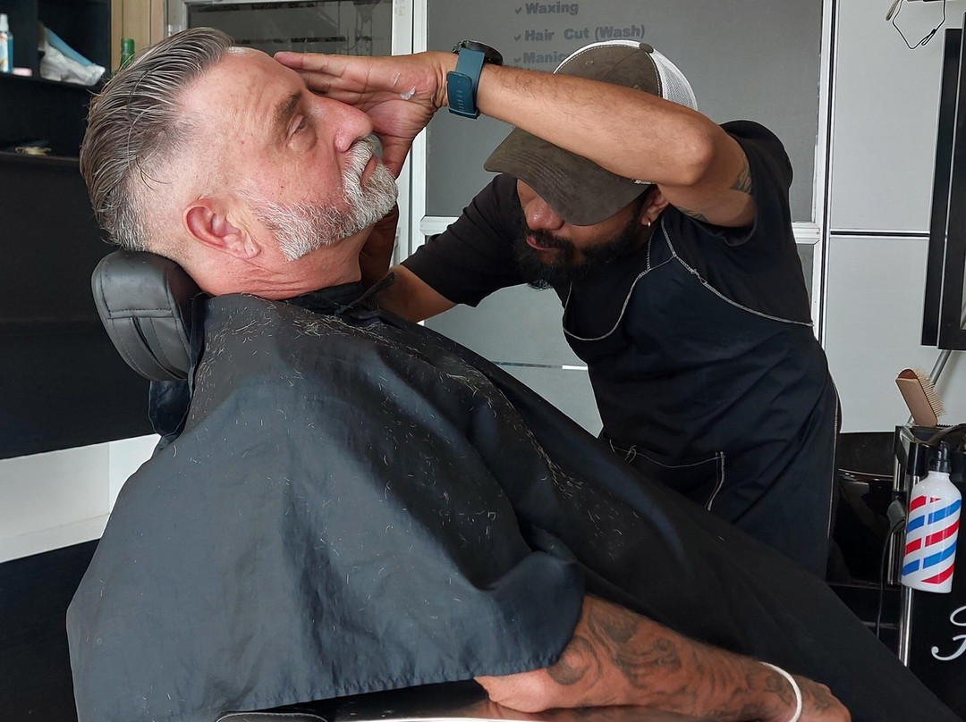 Salon Adora-埃勒必去景点