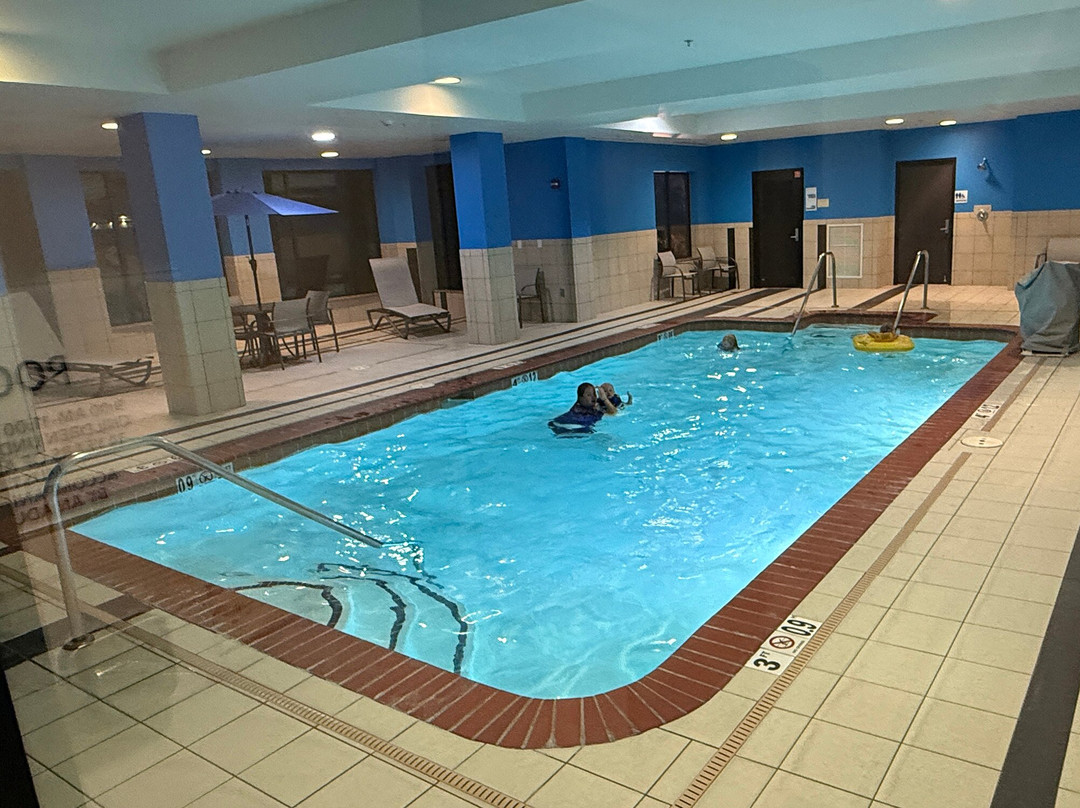 约翰斯敦智选假日酒店主图