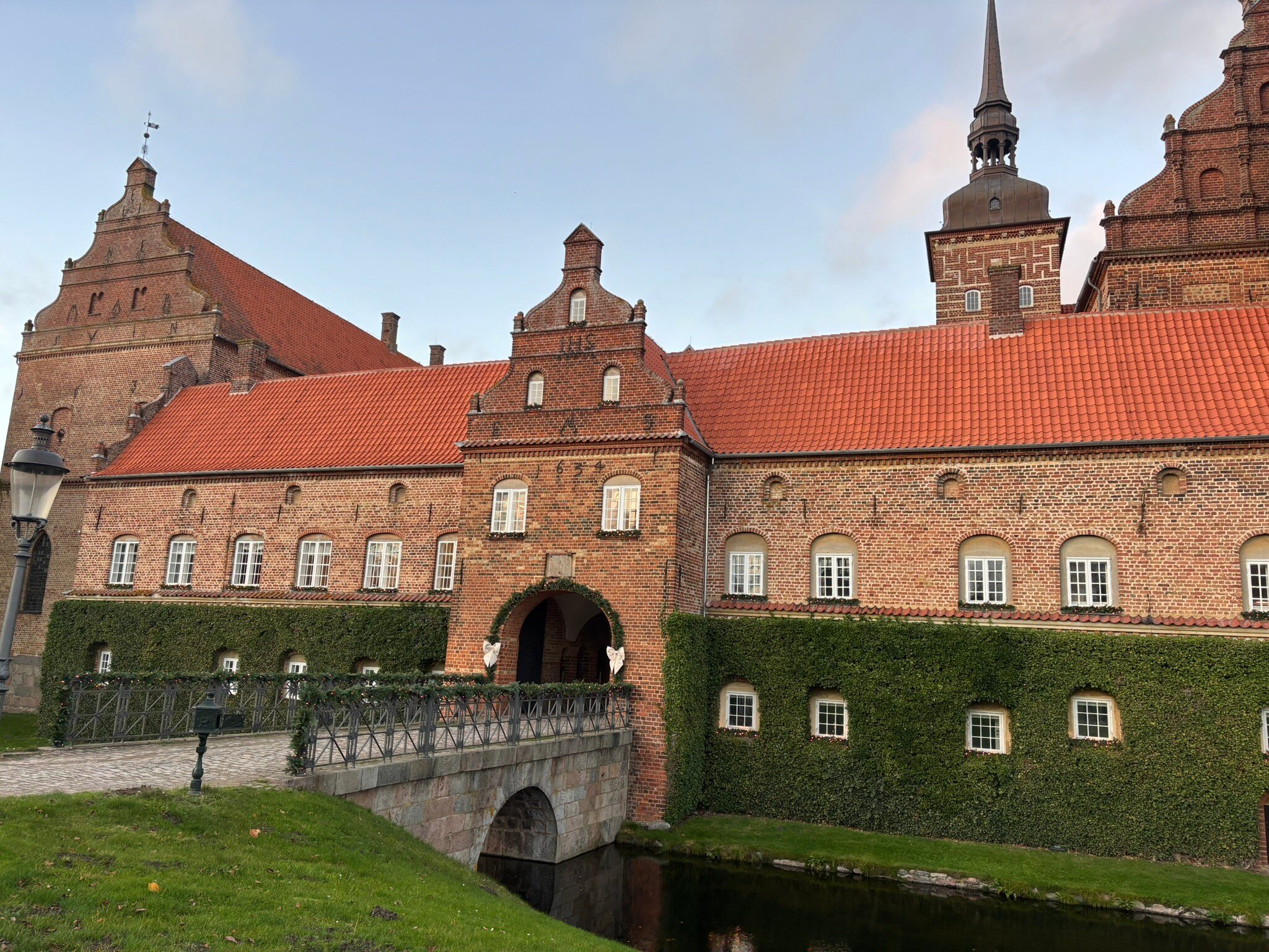 Holckenhavn Slot-官方