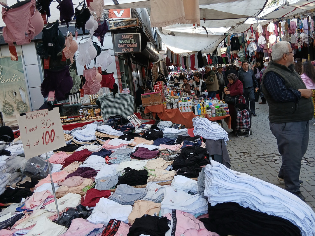 Çarşamba Pazarı-埃德雷米特必去景点