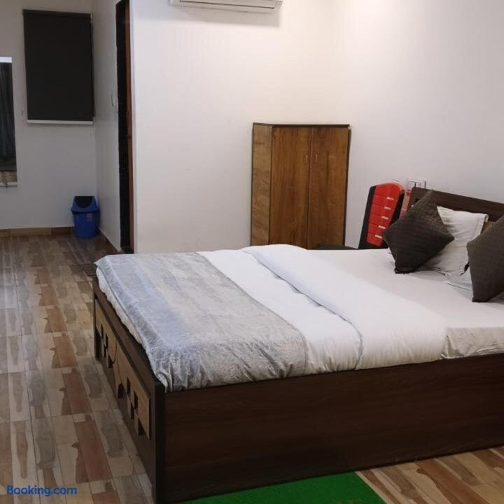 Hotel O Krishna Palace