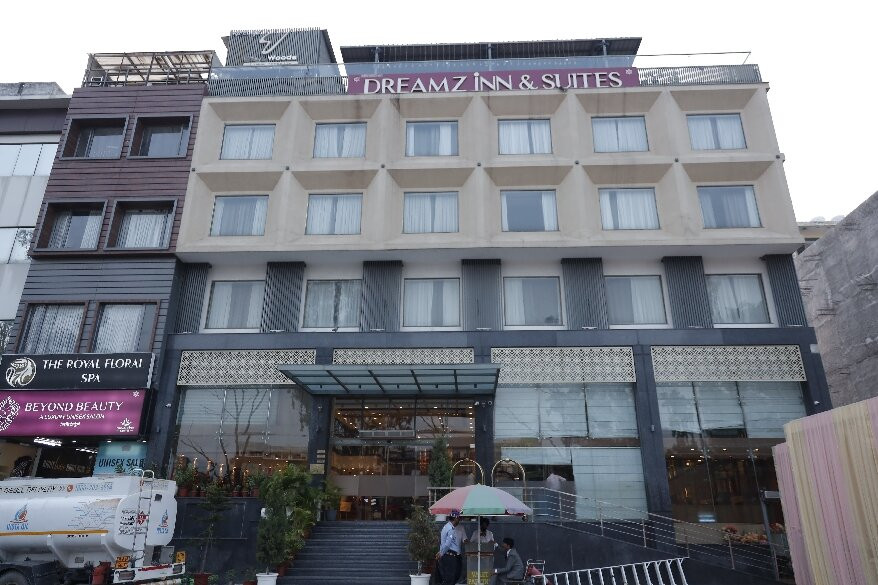 Dreamz Inn & Suites主图