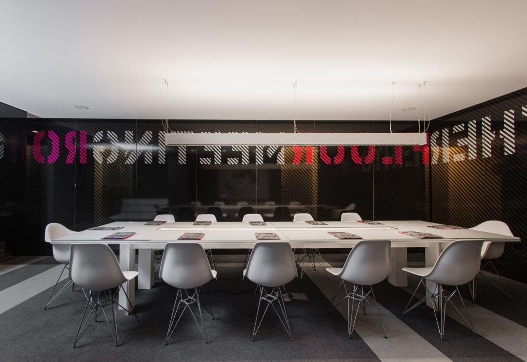 涂鸦画廊设计酒店主图