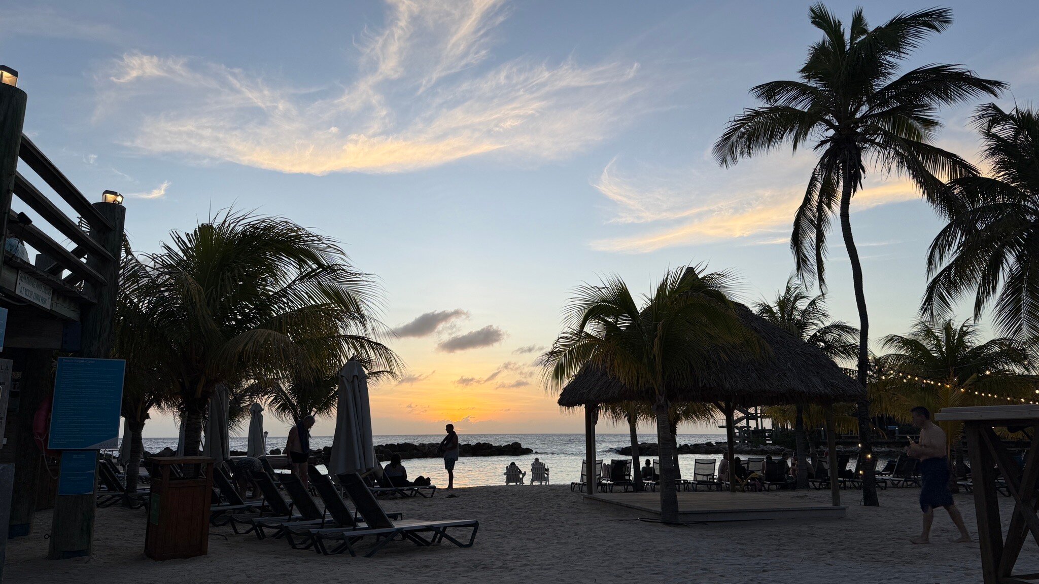 库拉索阿维拉酒店-官方