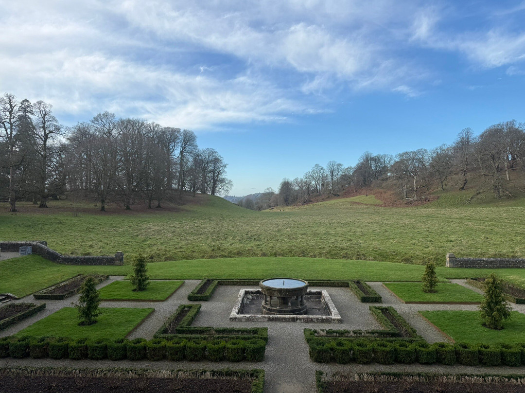 Newton House-兰代洛必去景点