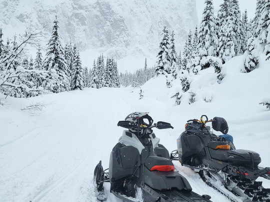 Rocky Mountain Riders-戈尔登必去景点