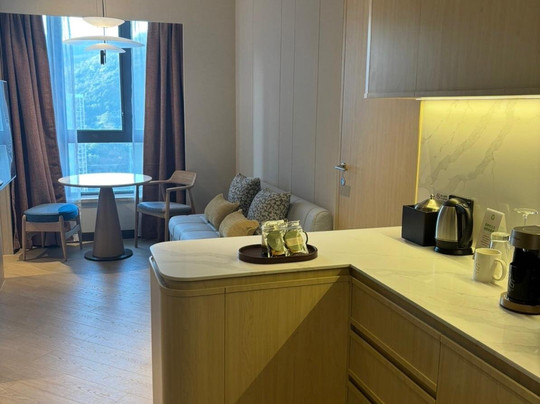 The Royal Garden Hotel主图