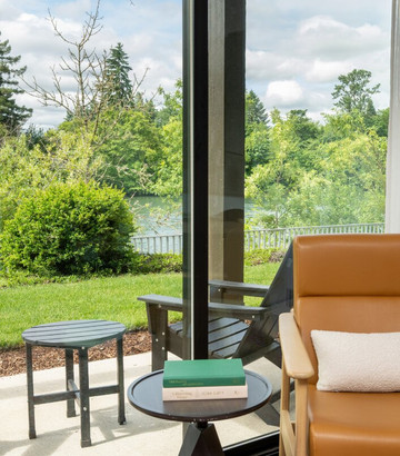 山谷河流旅馆主图