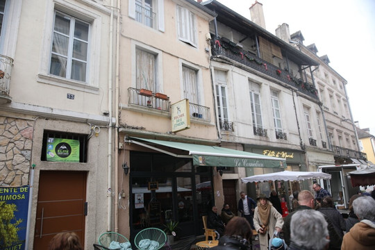 Le marché du dimanche matin-索恩河畔沙隆必去景点