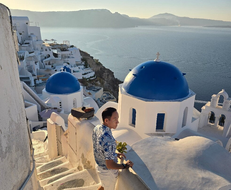 Picturesque Blue Dome Santorini-伊亚必去景点