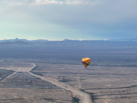 Rainbow Ryders Hot Air Balloon Ride Co.-格兰岱尔必去景点
