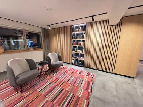 朗维斯享乐旅馆主图