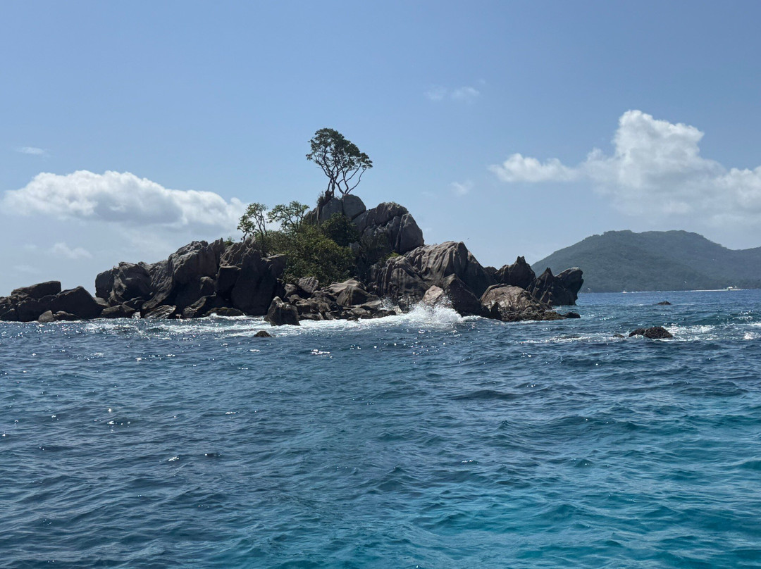 Belle Petra Boatcharter-La Passe必去景点