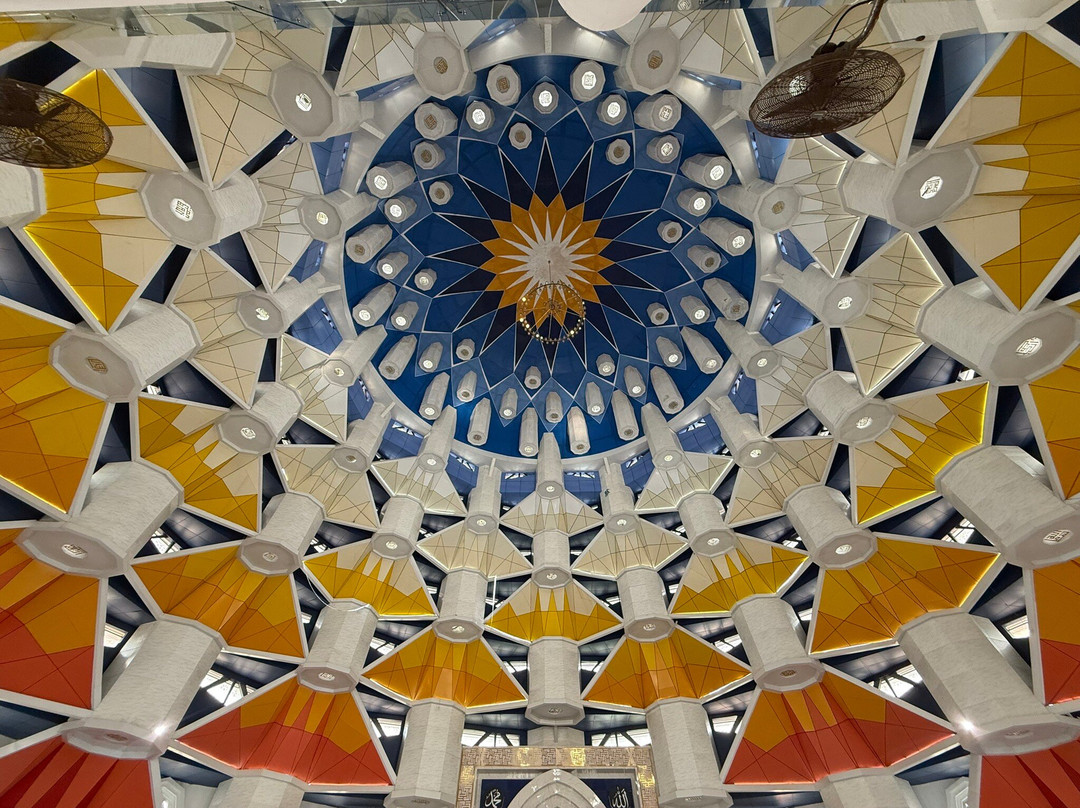 Makassar Mosque with 99 domes-孟加锡必去景点