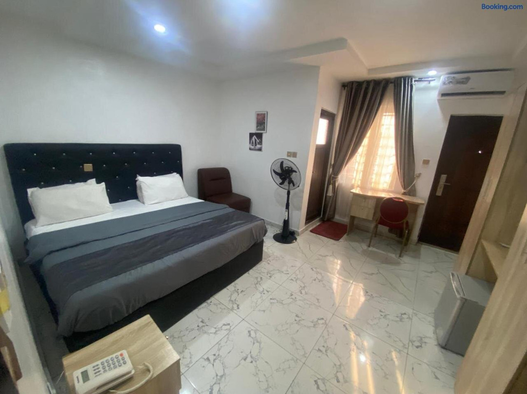JICHAKA HOTEL & SUITEs
