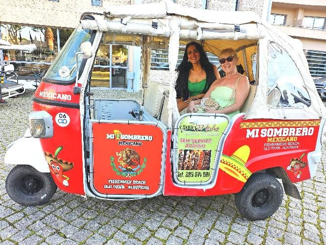 Carlos smile tuk tuk-阿尔布赞拉必去景点