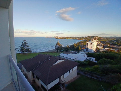 耶蓬欧申假日公寓酒店主图