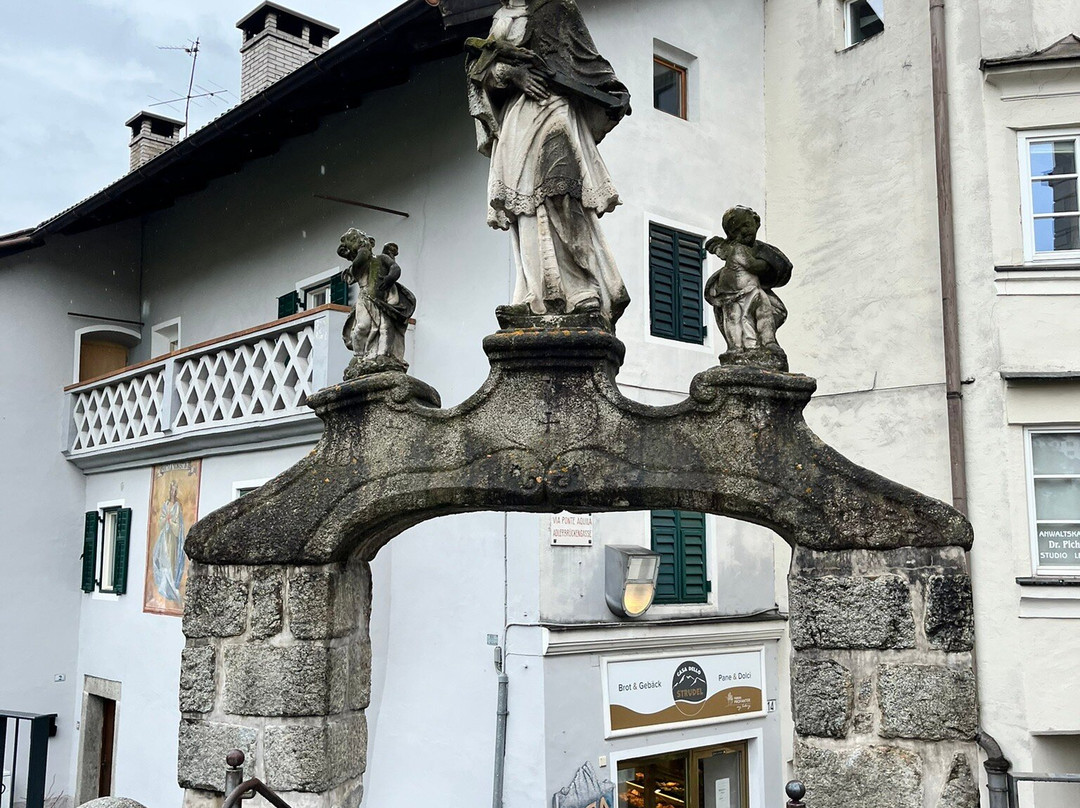 Centro Storico-布雷萨诺内必去景点