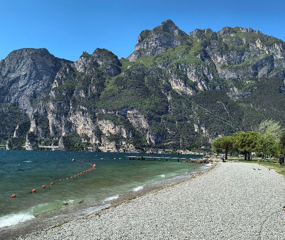 Spiaggia dei Pini-里瓦德尔加尔达必去景点