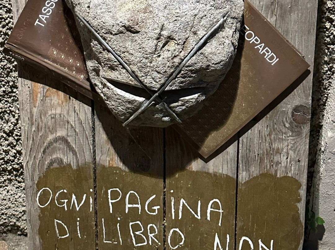 Casetta Dei Libri Sovere-Sovere必去景点
