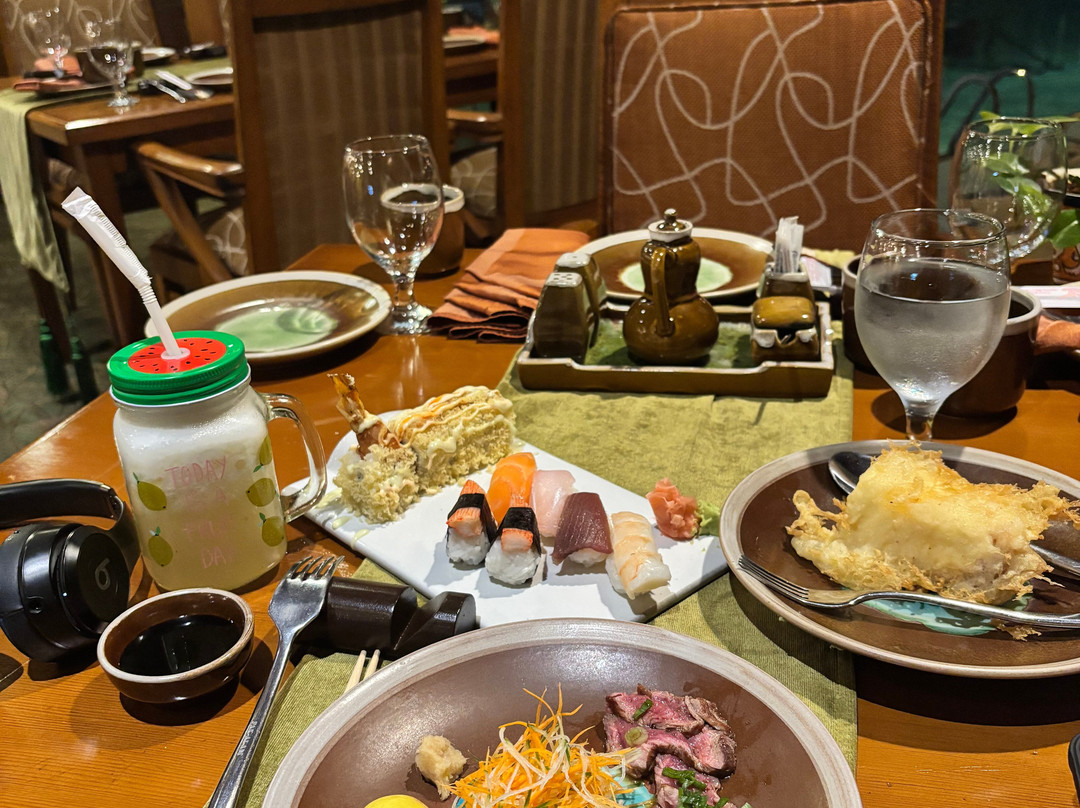 阿瓦里拉合尔酒店主图
