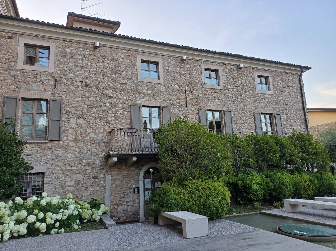 Palazzo Barbieri-Padenghe sul Garda必去景点