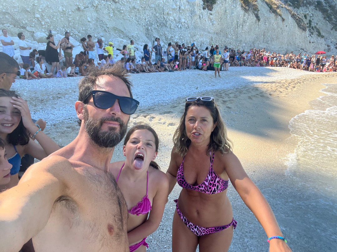 Spiaggia Delle Due Sorelle-Sirolo必去景点