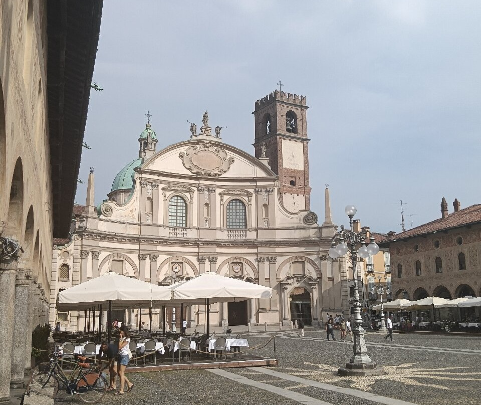 Piazza Ducale-维杰瓦诺必去景点