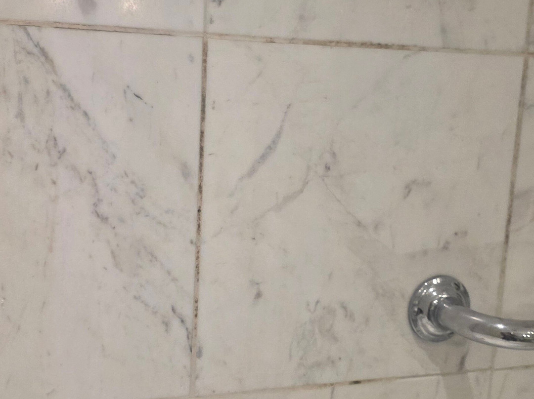 麦克唐纳巴斯水疗酒店主图