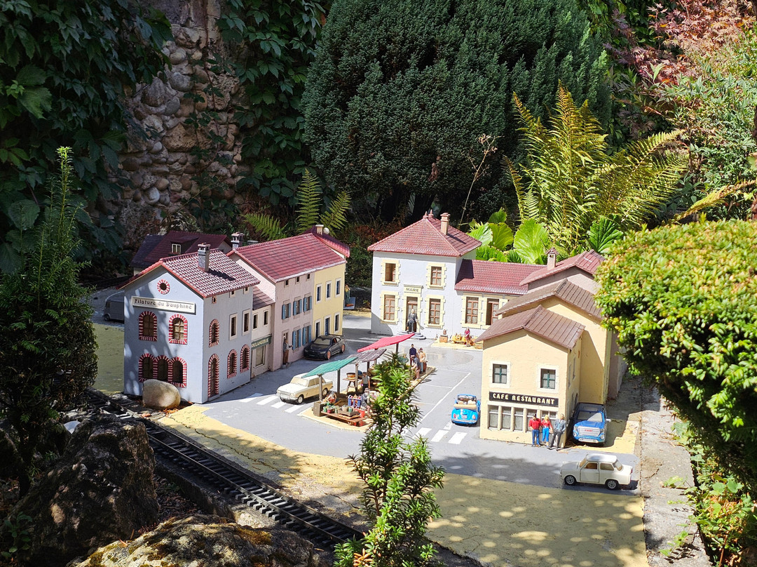 Le Jardin Ferroviaire & Musical-Chatte必去景点
