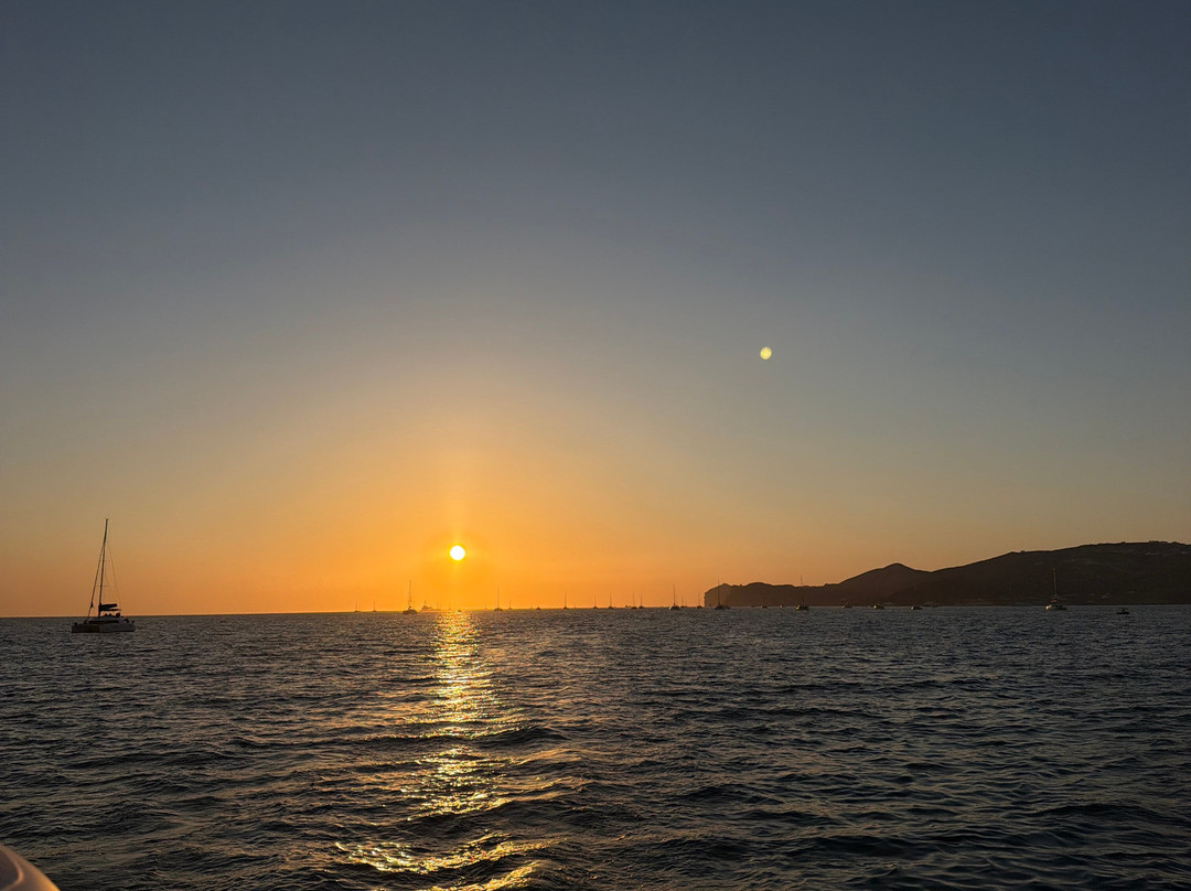 Vista Yachting Santorini-圣托里尼必去景点