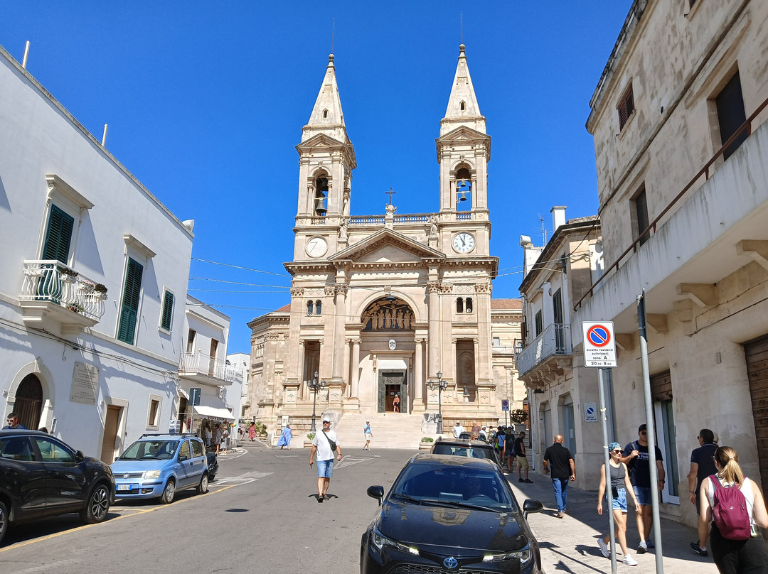 Parrocchia Santuario  Basilica S.S. Cosma E Damiano-阿尔贝罗贝洛必去景点