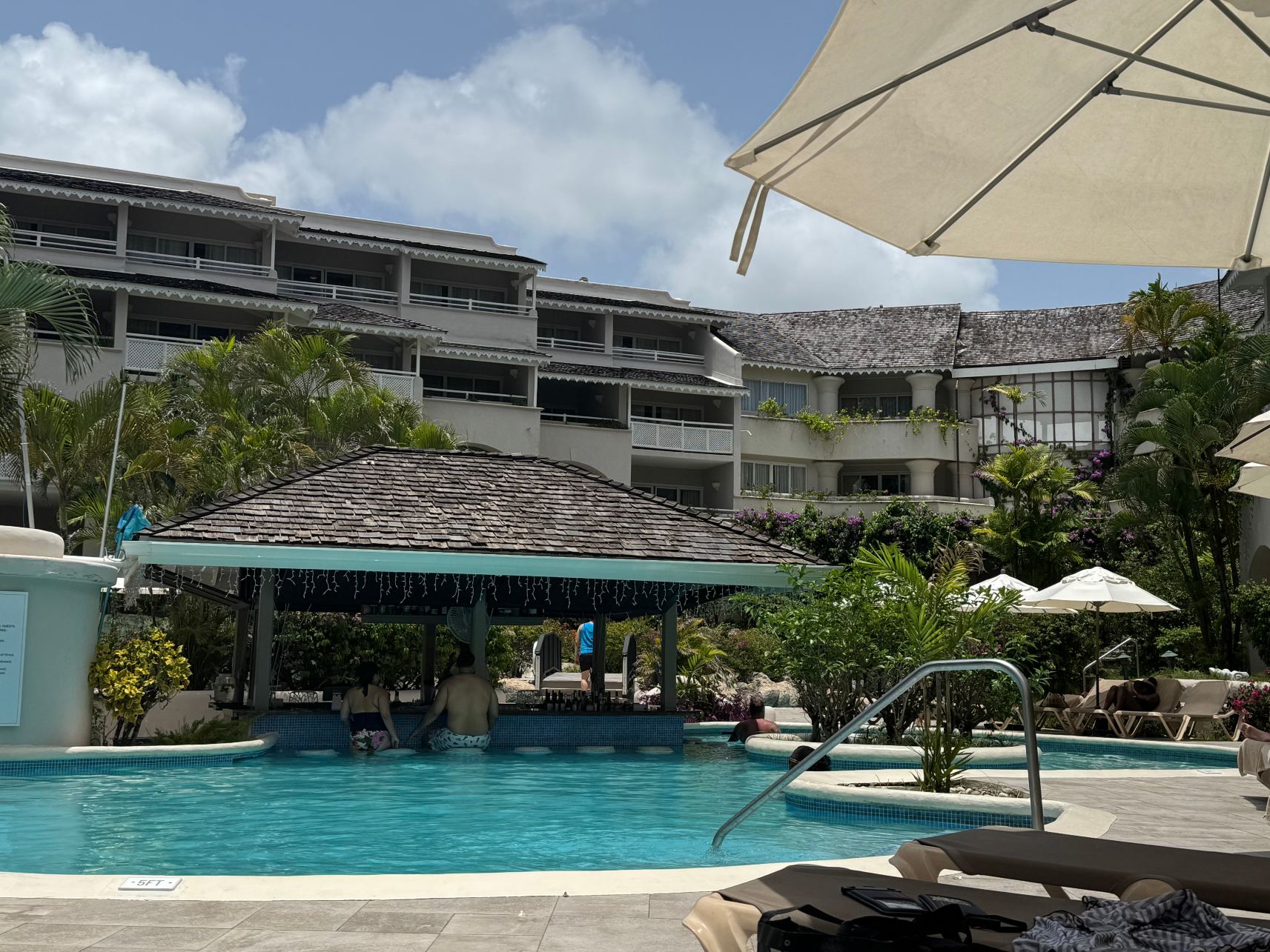 巴巴多斯三角梅酒店-旅行者
