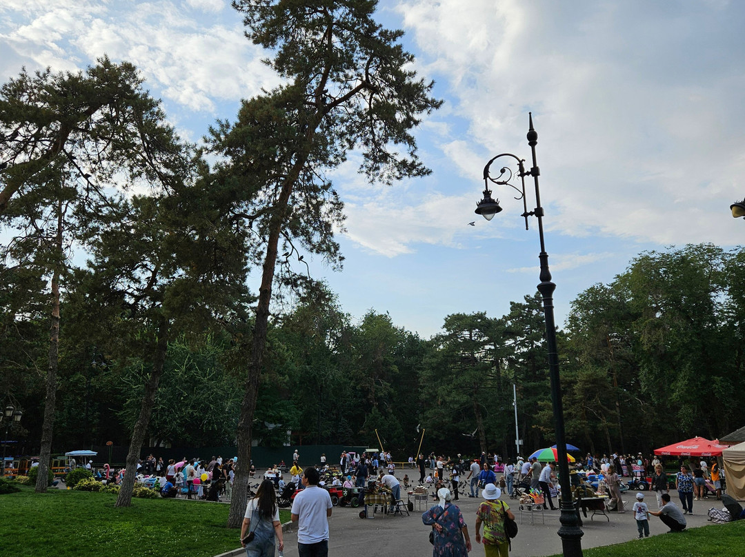 Park Named After Panfilov’s 28 Guardsmen-阿拉木图必去景点