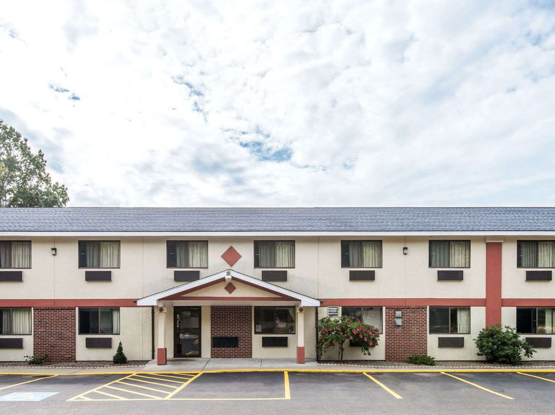 Super 8 by Wyndham Gardner主图