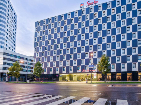 维也纳中央车站星辰酒店主图