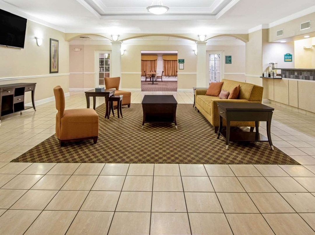 La Quinta Inn & Suites by Wyndham Stephenville主图