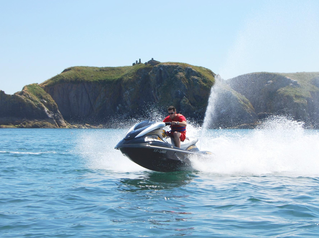 Tenby Water Sports景点图片