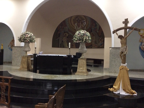 Igreja Cristo Ressuscitado-戈亚尼亚必去景点