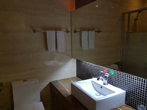 吾遇酒店(深圳罗湖口岸店)主图