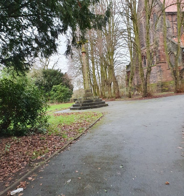 World War Two Memorial Cross .-Kirkby必去景点