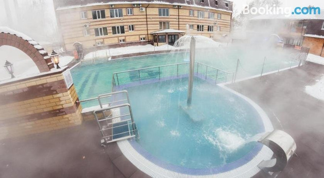 Hotel & Wellness Complex Family