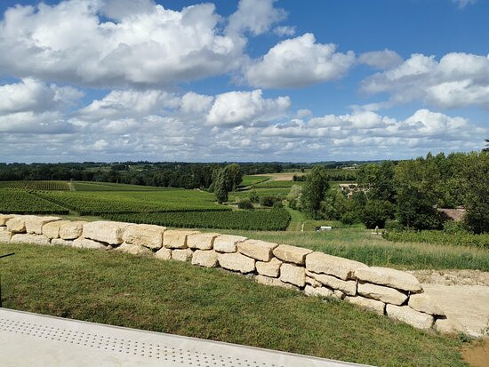 瓦伦德酒庄酒店主图