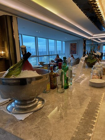 成都希尔顿酒店主图