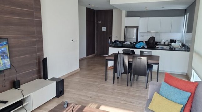 曼谷莎玛素坤逸服务式公寓-客卧