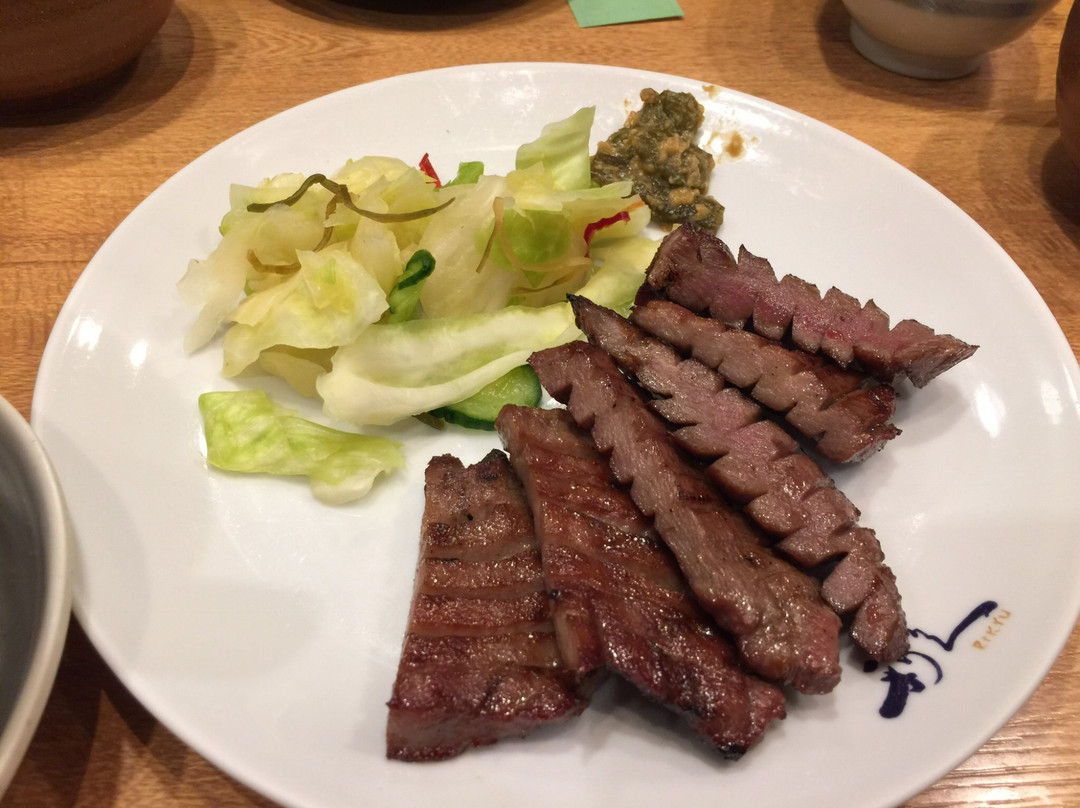 牛たん炭焼 利久 泉本店